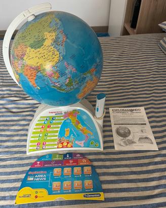 Mappa mondo con penna ottica