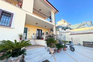 Villa di 350 m² con più di 5 locali a Roma