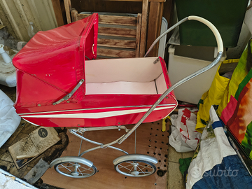 Carrozzella vintage per bambole