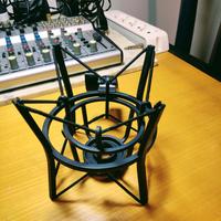 RIBASSO Spider Shock Mount microfoni AKG