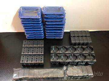 LOTTO FRUTTI+SUPPORTI+TAPPI BTICINO LIVING