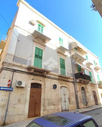 2 LOCALI A MOLFETTA