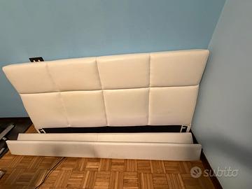 Letto matrimoniale in ecopelle