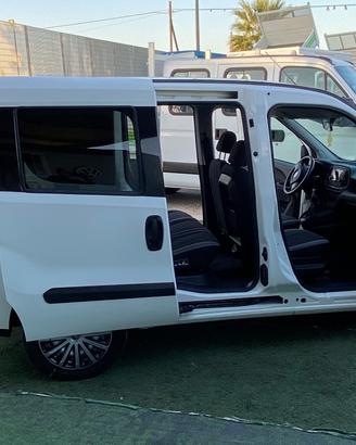Fiat Doblo 1.6 Diesel Porte Posteriore + Gancio
