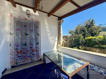 2 LOCALI A BARANO D'ISCHIA