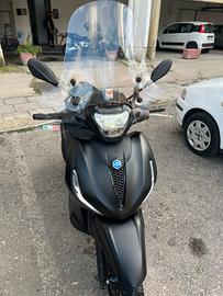 Beverly 300 deep blachk