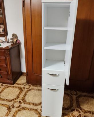 mobiletto bianco con anta e cassetti 