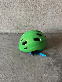 Casco verde bimba/bimbo  3/5 anni