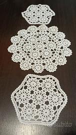 Tris centrini rotondi bianco fatto a mano