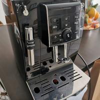 Macchina del caffè  DE LONGHI ECAM