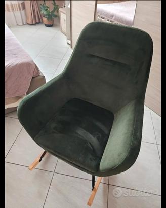 Sedia a dondolo Jysk in velluto verde - ben tenuta