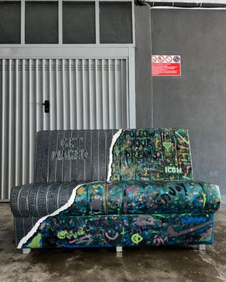 DIVANO ARTISTICO UNICO – STILE STREET ART