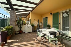 CASA SEMINDIPENDENTE A CARRARA