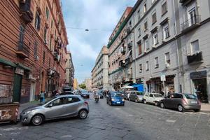 Via Bari - ampio locale videosorvegliato