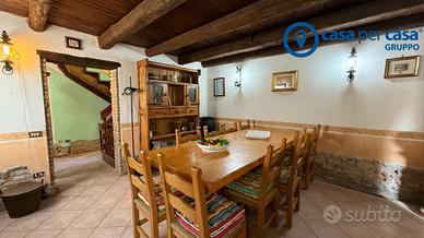 CASA SINGOLA CON GIARDINO A SAN MARTINO DI VENEZZE