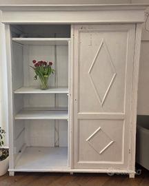 armadio legno sbiancato