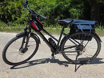 bicicletta cube touring one 