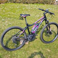E-Bike Focus Jarifa Bosch Front con  NUOVA BATTERI