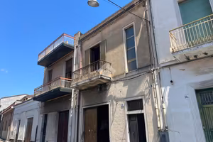 CASA SEMINDIPENDENTE A GIARRE