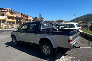 Mitsubishi l200 2001