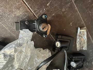 Chiave originale BMW con relativi accessori