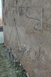 Porta vaso sospeso in metallo