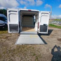 Fiat Ducato 35 2,3 MJT con pedana di carico