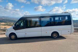 Minibus Mercedes 20 posti