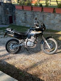 Honda Dominator 650 1999