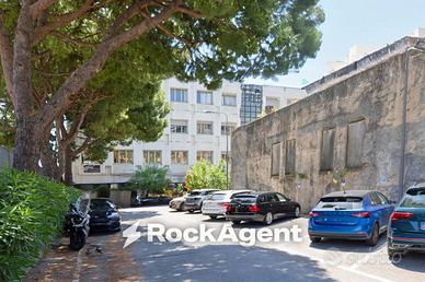Immobile di 204 m² con 5 locali a Genova