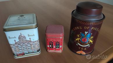 Tre barattoli di latta.