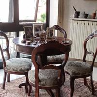 Tavolo rotondo fine '800 con 4 sedie