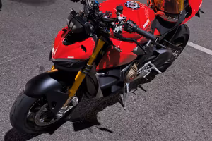 Ducati streetfighter V4S