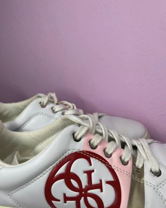 Sneakers Guess bianche con logo rosso – Taglia 38