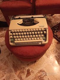 Macchina da Scrivere Anni '60