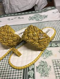 Sandalo infradito Chanel dorato