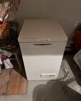 Congelatore a pozzetto Hoover HCC 90 – 90 litri