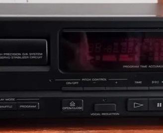 Lettore CD Sony vintage.