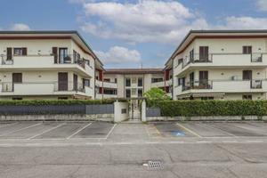 Appartamento di 115 m² con 3 locali e box auto a N