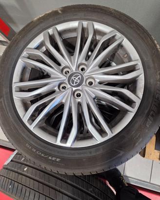 Cerchi da 18 per C-hr
