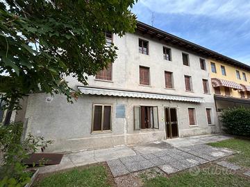 AMPIA CASA TRICAMERE INDIPENDENTE CON GIARDINO