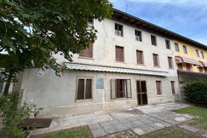 AMPIA CASA TRICAMERE INDIPENDENTE CON GIARDINO