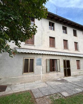AMPIA CASA TRICAMERE INDIPENDENTE CON GIARDINO