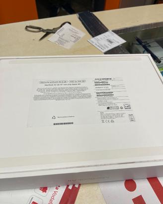 MacBook Air 13” M3 – 8GB RAM / 256GB SSD