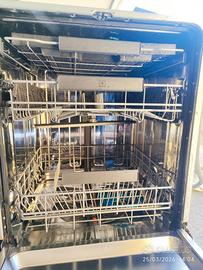 Lavastoviglie Electrolux 3 cestelli 16 coperti 