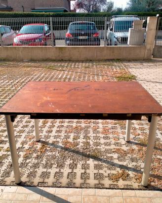 Tavolo rettangolare chiudibile