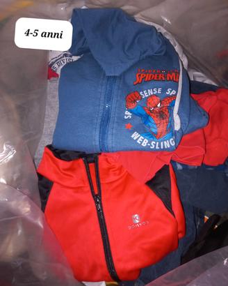 Vestiti bambino in sacchi
