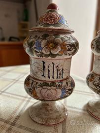Barattoli da farmacia in ceramica decorativi