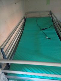 Letto ospedaliero elettrico
