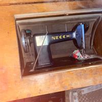 Macchina da cucire Necchi